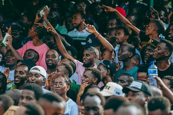 Guide complet des restaurants à la plage de pampelonne : immersion entre cuisine méditerranéenne et ambiance festive